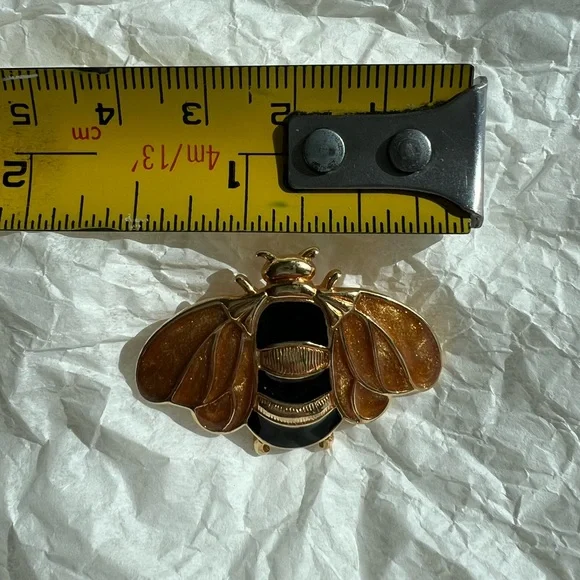 Trifari enamel Gold and Black Bee Brooch - Picture 3 of 5